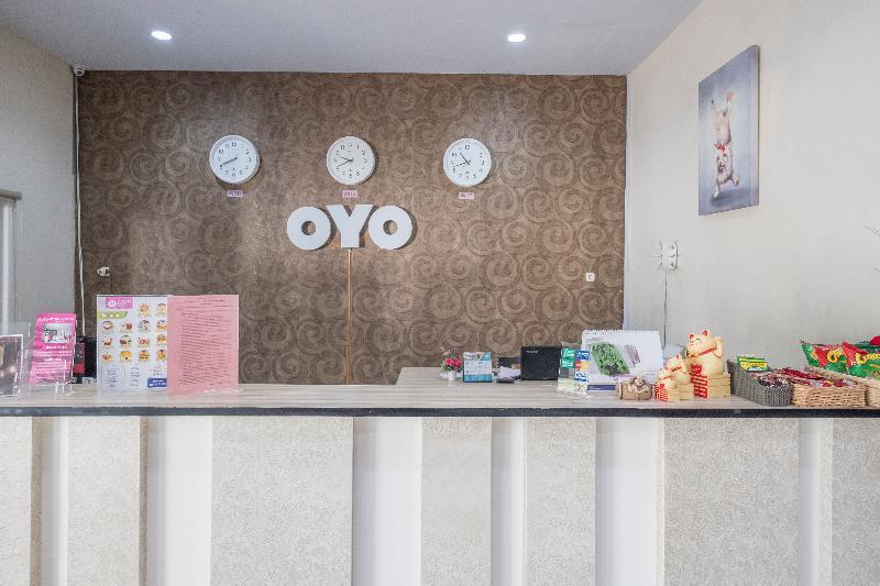 Hotel Astra Novilia Makassar Extérieur photo