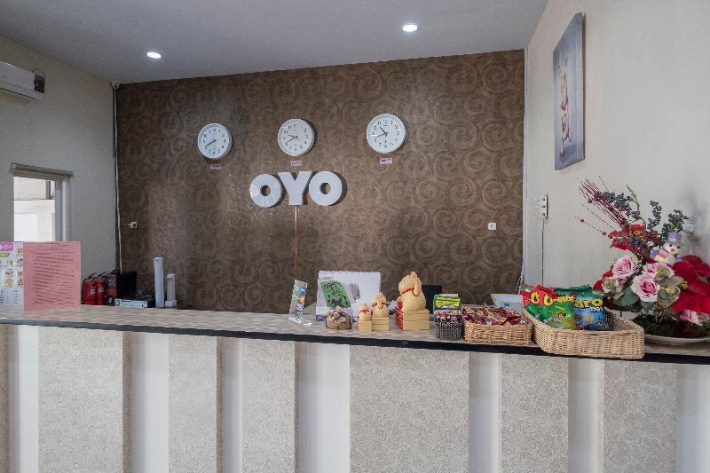 Hotel Astra Novilia Makassar Extérieur photo
